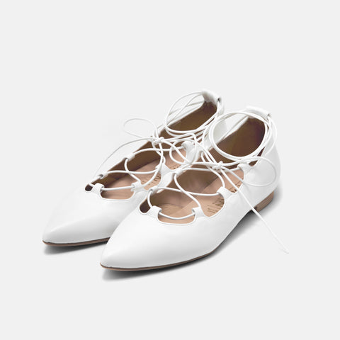 ラストワン50%OFF：レースアップ ポインテッドトゥ フラットシューズ（130-16ss2）ホワイトスムース/mamian（マミアン）