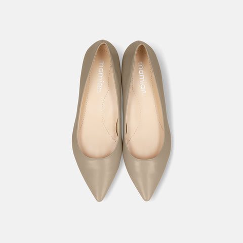 10% OFF: 2024SS: iCoN COLORS: Pointed Toe Smooth Flat Shoes (C20143) Greige