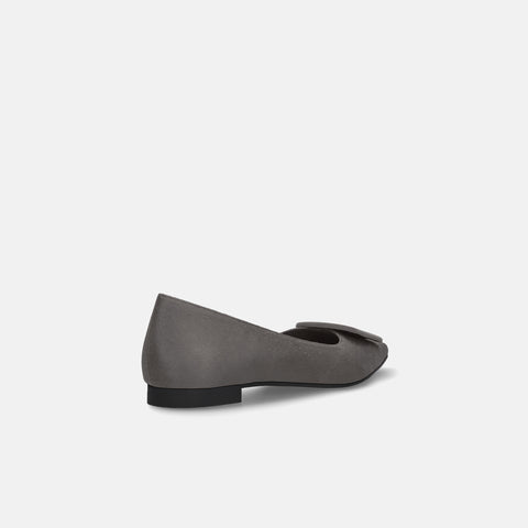 2025AW：スクエアバックル フラットシューズ（m18001）チャコールS/mamian（マミアン）