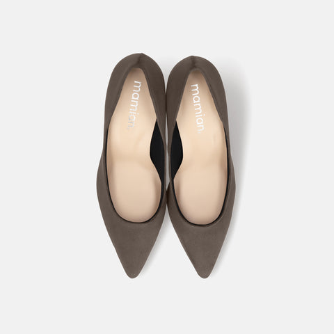 2025AW：ポインテッドトゥ スエードパンプス（S7610）トープグレージュS/mamian（マミアン）