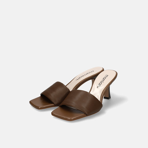 25%OFF：ワイドスクエアトゥ パデッド ミュール（m65109）ダークブラウン/CS/mamian（マミアン）